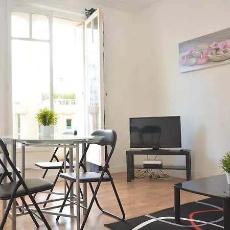 Residences Paris Maillot 3*