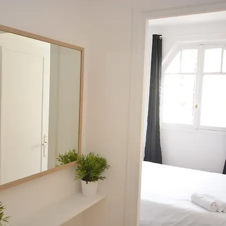 Residences Paris Maillot Апарт-отель Нёйи-сюр-Сен