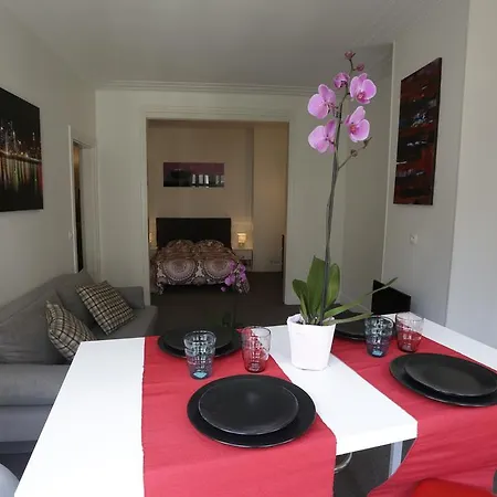 Residences Paris Maillot 3*