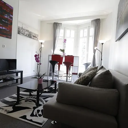 Residences Paris Maillot 3* Нёйи-сюр-Сен
